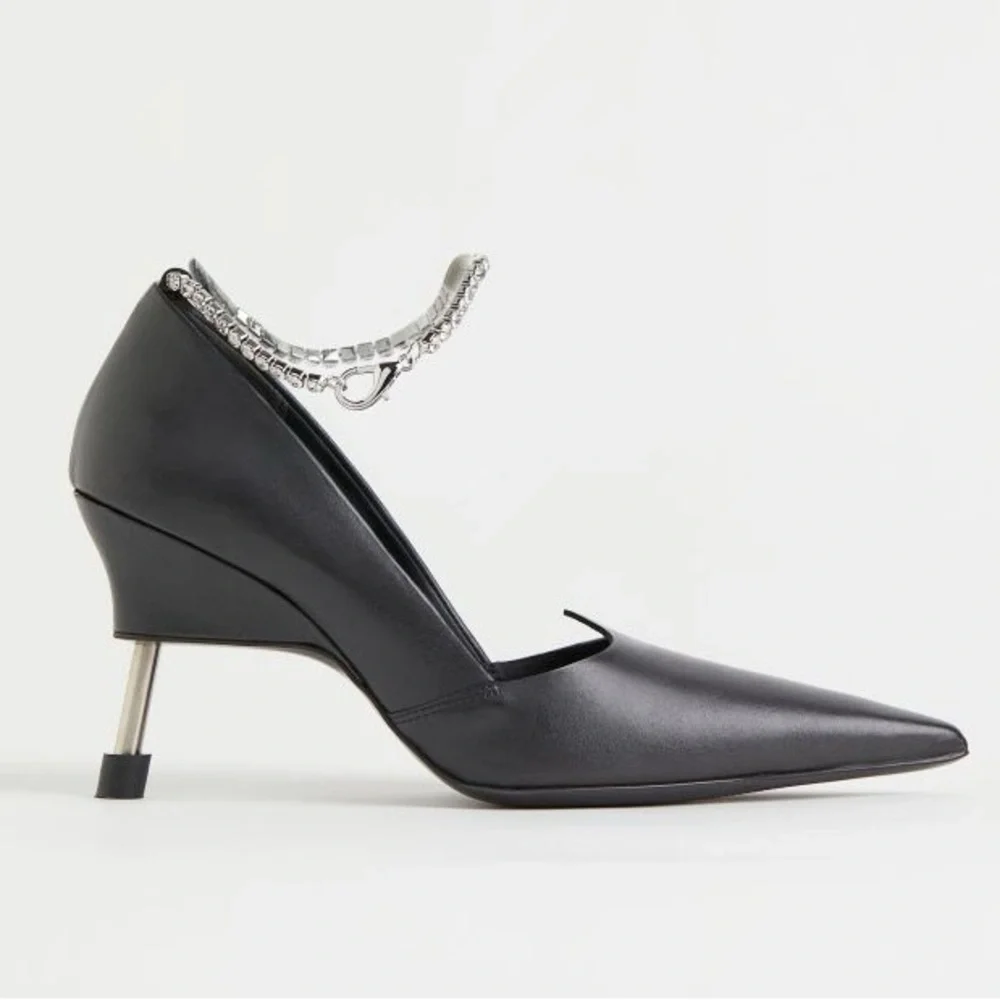 New H&M black Rhinestone Chain-detail Pumps size 38
